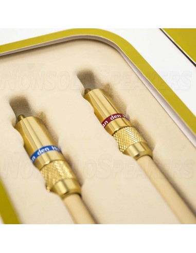 VAN DEN HUL THE NAME RCA CABLE