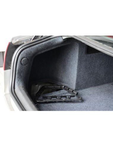 FBaudi06 Audi A4 B6/B7 Sedan Fit-Box subwoofer enclosure