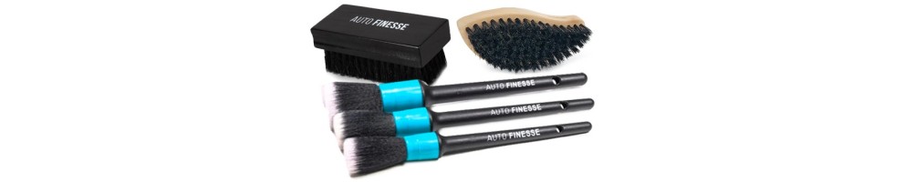 Paintbrushes and interior brushes